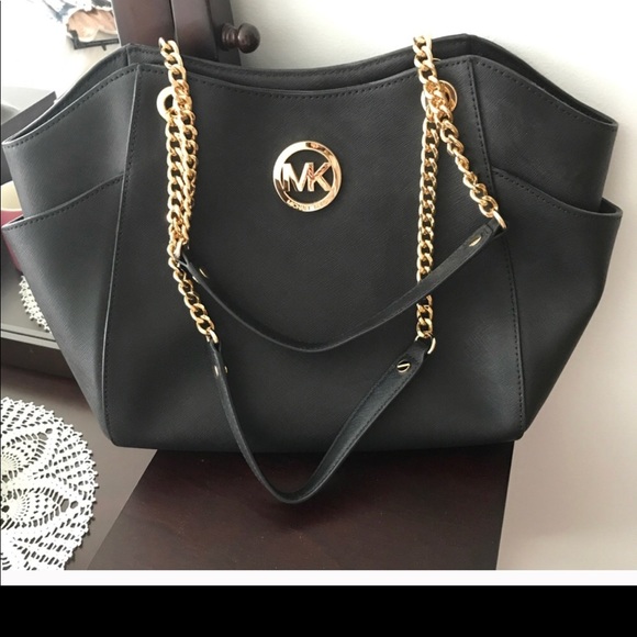 Michael Kors Handbags - AUTHENTIC NEW WITH TAG Michael Kors Purse